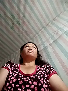 Snapshot of Love-Mama33 chatting on 11/15/25, 10:37 Love-Mama33 online show from 11/15/25, 10:37