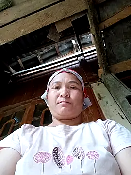 Snapshot of Love-Mama33 chatting on 11/17/25, 04:07 Love-Mama33 online show from 11/17/25, 04:07