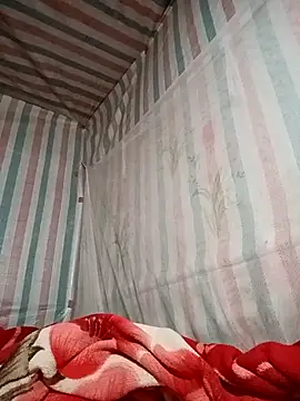 Snapshot of Love-Mama33 chatting on 11/21/25, 11:03 Love-Mama33 online show from 11/21/25, 11:03