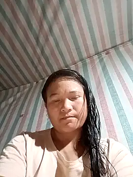 Snapshot of Love-Mama33 chatting on 12/04/25, 12:47 Love-Mama33 online show from 12/04/25, 12:47