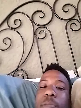 Snapshot of khwezi6969 chatting on 10/15/25, 06:24 khwezi6969 online show from 10/15/25, 06:24