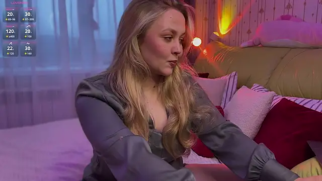 Estella Elwood online show from 03/08/26, 12:52