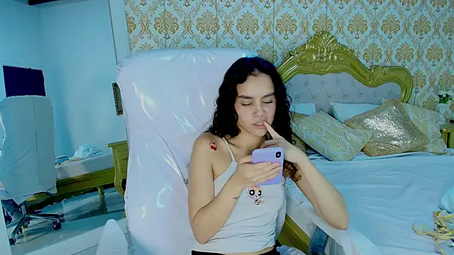 JessB  online show from 10/22/25, 06:29