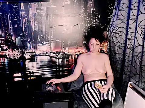 Snapshot of AMOURSWEET2025 chatting on 10/31/25, 03:35 AMOURSWEET2025 online show from 10/31/25, 03:35