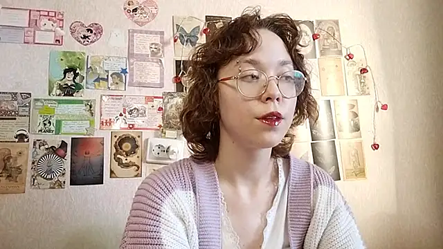 Snapshot of Ieadership chatting on 09/18/25, 01:13 Ieadership online show from 09/18/25, 01:13