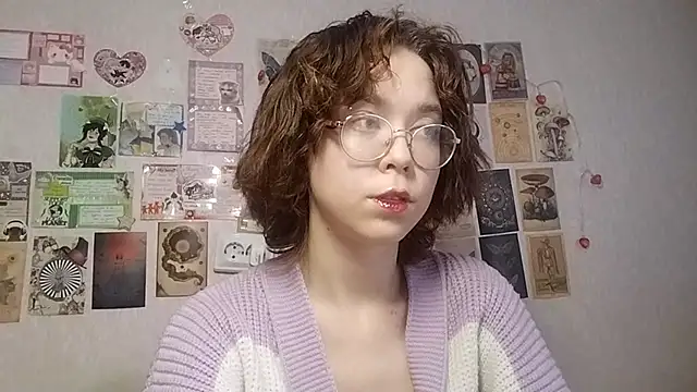 Snapshot of Ieadership chatting on 09/22/25, 01:02 Ieadership online show from 09/22/25, 01:02