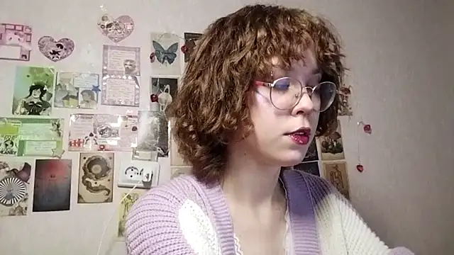 Snapshot of Ieadership chatting on 09/24/25, 01:03 Ieadership online show from 09/24/25, 01:03