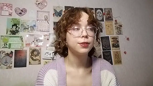 Snapshot of Ieadership chatting on 10/01/25, 01:06 Ieadership online show from 10/01/25, 01:06