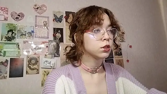 Snapshot of Ieadership chatting on 10/02/25, 01:18 Ieadership online show from 10/02/25, 01:18