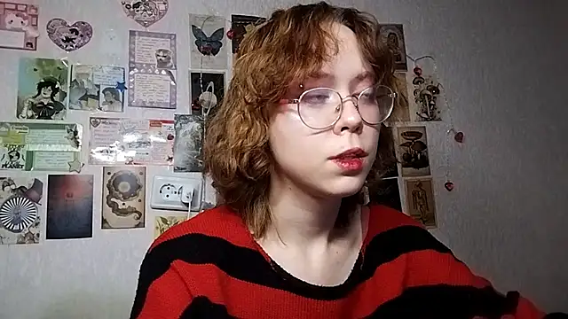 Snapshot of Ieadership chatting on 10/18/25, 01:34 Ieadership online show from 10/18/25, 01:34