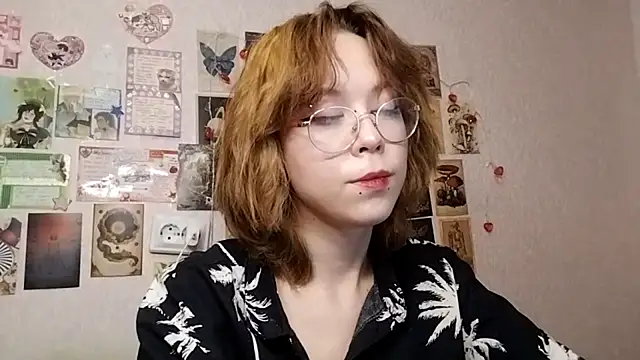 Snapshot of Ieadership chatting on 10/27/25, 01:26 Ieadership online show from 10/27/25, 01:26