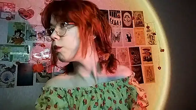 Snapshot of Ieadership chatting on 11/24/25, 02:28 Ieadership online show from 11/24/25, 02:28