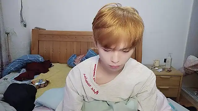 Snapshot of w5206t chatting on 12/15/25, 12:48 w5206t online show from 12/15/25, 12:48