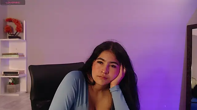 Snapshot of Emma__clark_ chatting on 06/19/26, 08:45 Emma clark online show from 06/19/26, 08:45