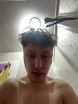 Snapshot of efeees35 chatting on 02/23/26, 06:27 efeees35 online show from 02/23/26, 06:27