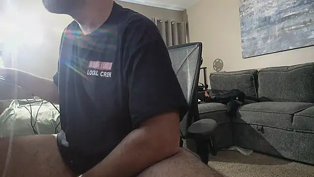 Snapshot of LeeCox chatting on 12/14/24, 12:11 LeeCox online show from 12/14/24, 12:11