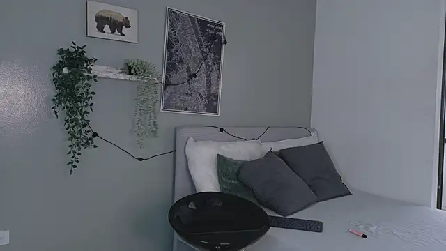 Nickifox   online show from 11/24/25, 07:35