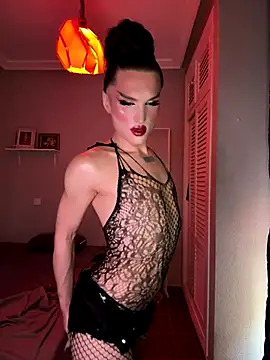 Snapshot of lacattiva chatting on 09/17/25, 05:03 lacattiva online show from 09/17/25, 05:03