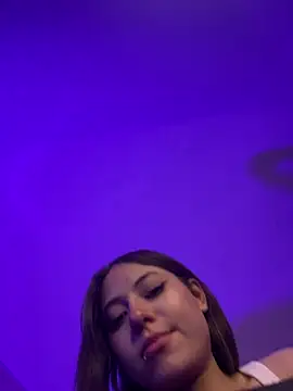 Snapshot of PrettyAmber chatting on 11/03/25, 09:38 PrettyAmber online show from 11/03/25, 09:38