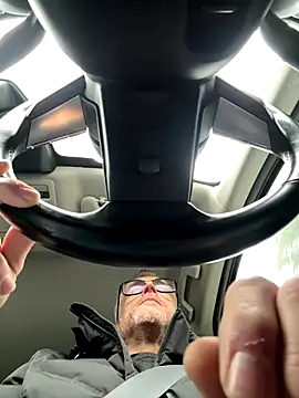 Snapshot of Axl_hot chatting on 12/20/25, 08:43 Axl hot online show from 12/20/25, 08:43