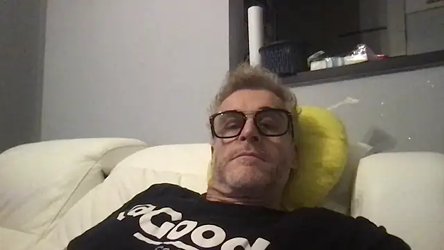 Snapshot of Axl_hot chatting on 02/09/26, 09:41 Axl hot online show from 02/09/26, 09:41