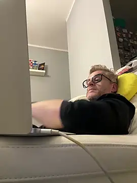 Snapshot of Axl_hot chatting on 02/20/26, 09:26 Axl hot online show from 02/20/26, 09:26