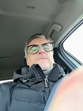 Snapshot of Axl_hot chatting on 02/22/26, 08:57 Axl hot online show from 02/22/26, 08:57