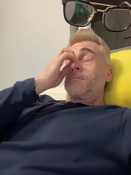 Axl hot online show from 03/13/26, 10:38