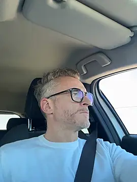 Axl hot online show from 04/03/26, 03:21