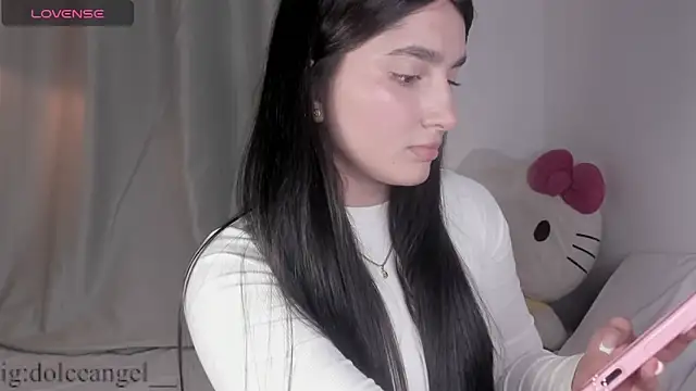 Snapshot of dulceangel__ chatting on 04/30/26, 04:08 dulceangel online show from 04/30/26, 04:08