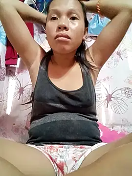 Snapshot of HotNaughtyGirl23 chatting on 11/26/25, 01:06 HotNaughtyGirl23 online show from 11/26/25, 01:06