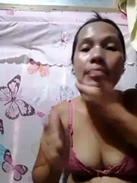 Snapshot of HotNaughtyGirl23 chatting on 11/29/25, 08:17 HotNaughtyGirl23 online show from 11/29/25, 08:17