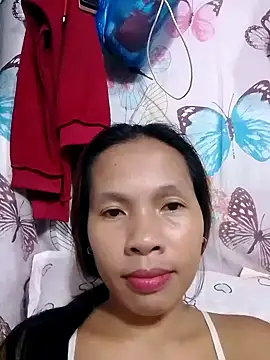 Snapshot of HotNaughtyGirl23 chatting on 12/05/25, 09:40 HotNaughtyGirl23 online show from 12/05/25, 09:40