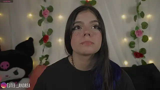 Snapshot of cutee_andrea chatting on 07/15/26, 02:06 cutee andrea online show from 07/15/26, 02:06