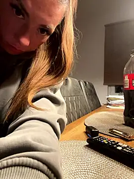 mrs pussy online show from 04/17/26, 02:14