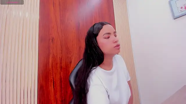 Snapshot of KhateAndersson chatting on 01/07/26, 08:22 KhateAndersson online show from 01/07/26, 08:22