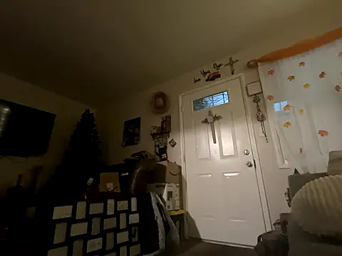 Snapshot of GirThyDock chatting on 11/08/25, 10:37 GirThyDock online show from 11/08/25, 10:37