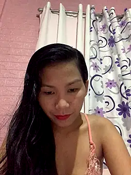 Snapshot of Cleo17 chatting on 09/13/25, 12:27 Cleo17 online show from 09/13/25, 12:27