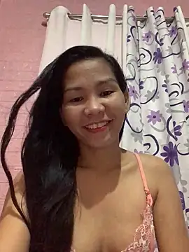 Snapshot of Cleo17 chatting on 11/28/25, 01:03 Cleo17 online show from 11/28/25, 01:03