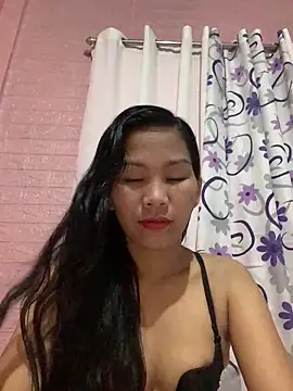 Snapshot of Cleo17 chatting on 11/30/25, 01:04 Cleo17 online show from 11/30/25, 01:04