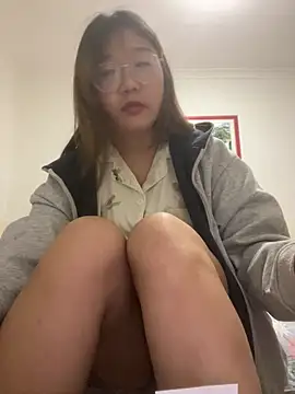 sisi-maiden online show from 03/30/26, 12:50