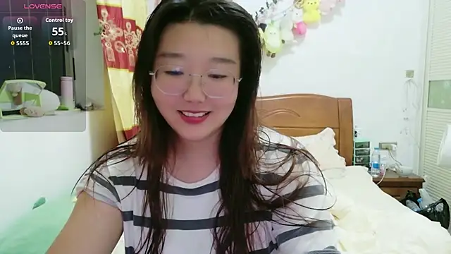 Snapshot of sisi-maiden chatting on 07/13/26, 12:52 sisi-maiden online show from 07/13/26, 12:52