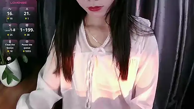 Snapshot of Mai_aug chatting on 11/14/25, 03:44 Mai aug online show from 11/14/25, 03:44