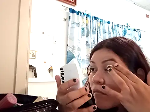 Snapshot of Kitty_WetXxX chatting on 11/11/25, 02:22 Kitty WetXxX online show from 11/11/25, 02:22