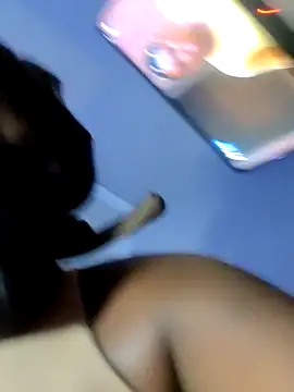 malaika1999 online show from 11/17/25, 06:52