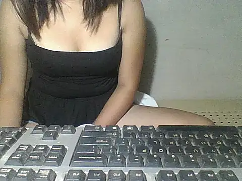 Skinny PinayGirljust18 online show from 04/18/26, 08:20