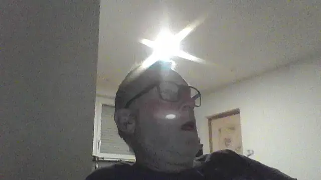 Snapshot of davv28 chatting on 09/12/25, 02:33 davv28 online show from 09/12/25, 02:33