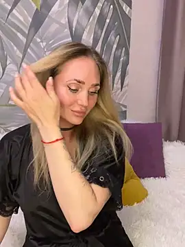 Snapshot of Affectionate_lady chatting on 10/04/25, 10:52 Affectionate lady online show from 10/04/25, 10:52