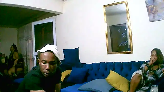 Snapshot of TheeBigPump chatting on 09/18/25, 05:26 TheeBigPump online show from 09/18/25, 05:26