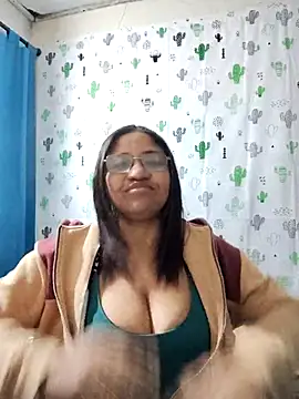 Snapshot of Avannay chatting on 09/15/25, 01:05 Avannay online show from 09/15/25, 01:05